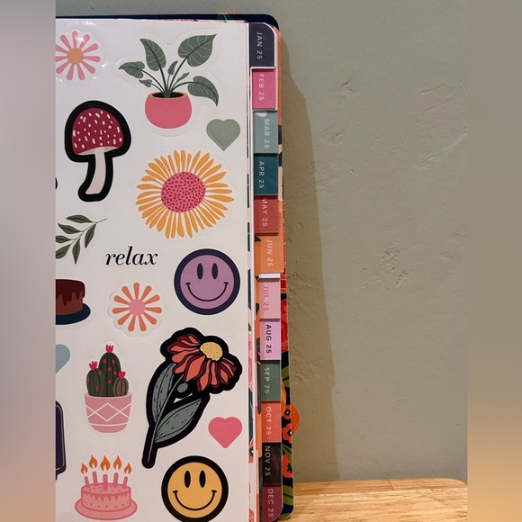 NWTS 2025 Weekly & Monthly Planner Made By Steel Mill. Vibrant Floral Design - Picture 9 of 13